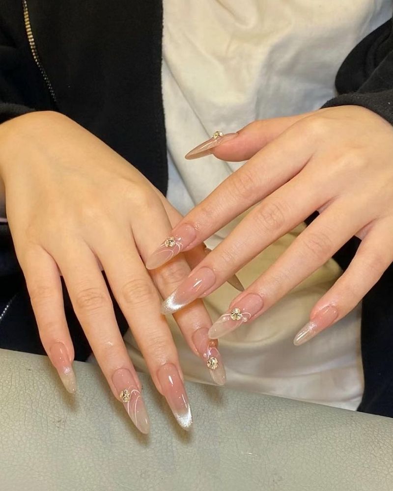 mẫu nail tay nhẹ nhàng