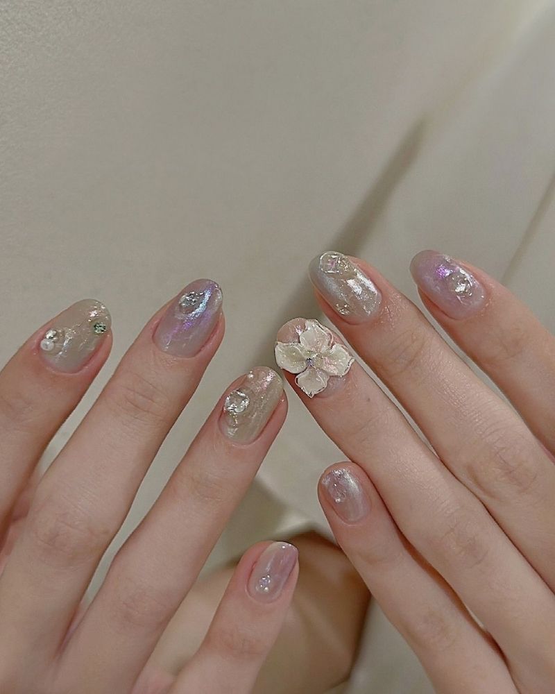 Mẫu nail ngắn đơn giản nhưng nữ tính 